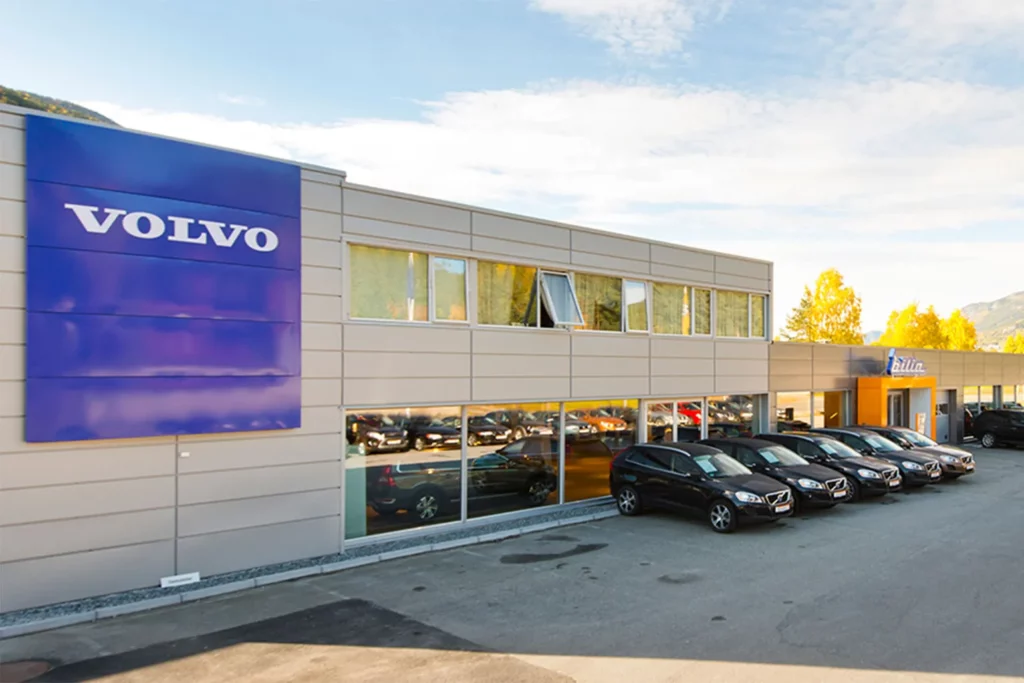 Bilia Gol er autorisert Volvo-forhandler og verksted. Her får du hjelp med bilservice, dekkhotell og kjøp av dekk, tilbehør og originale Volvo-deler.